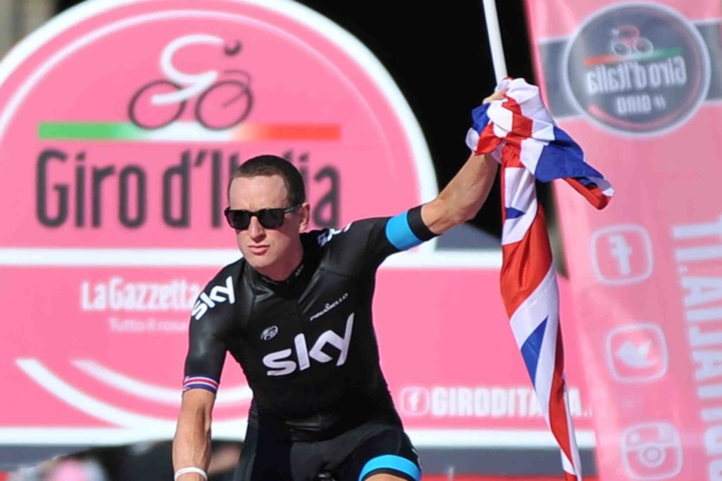 Sunglasses-for-cyclists-Bradley-Wiggins-Giro-d'Italia