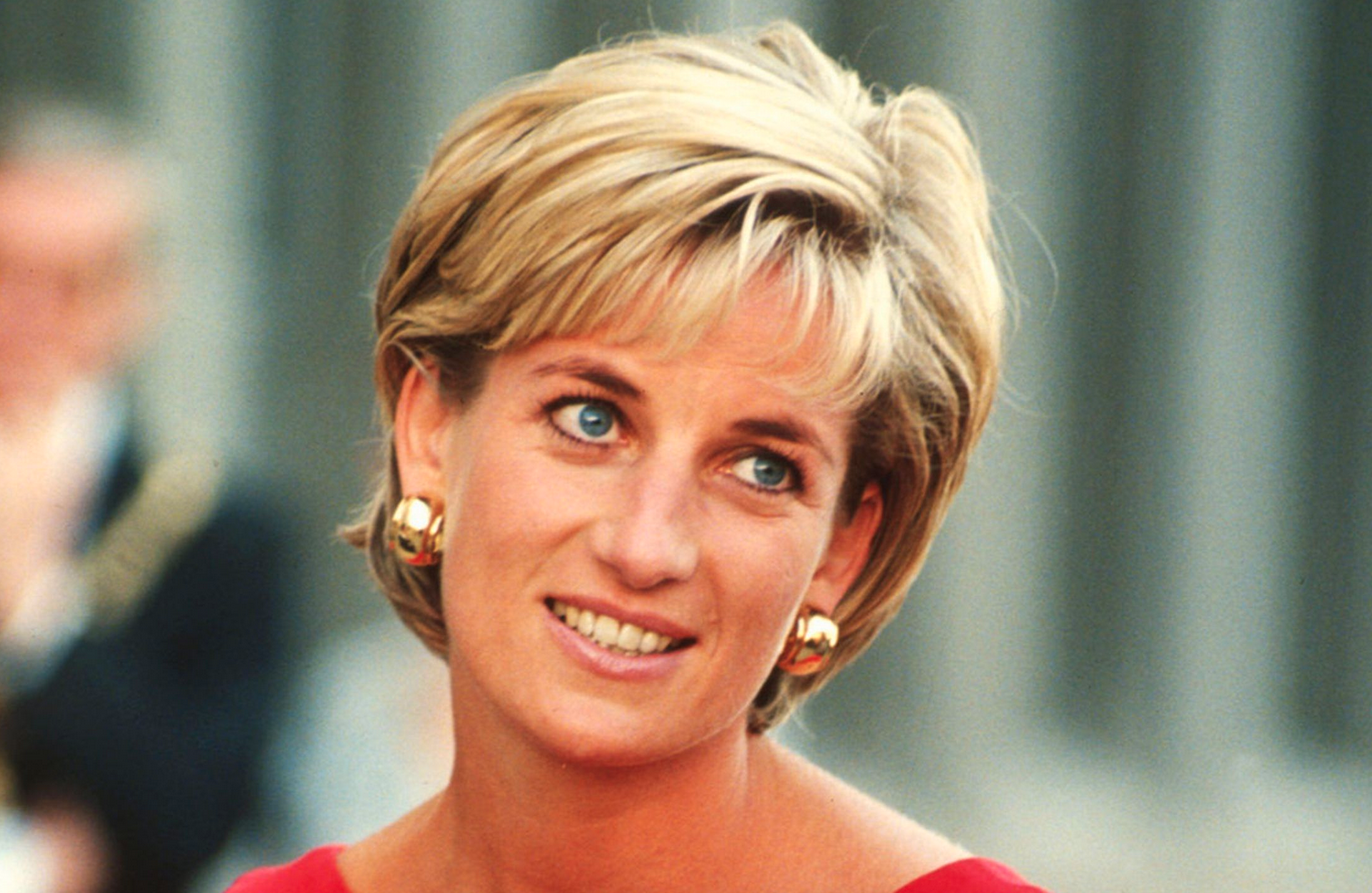Princess-Diana-of-Wales-Chicest-Fashion-Moments
