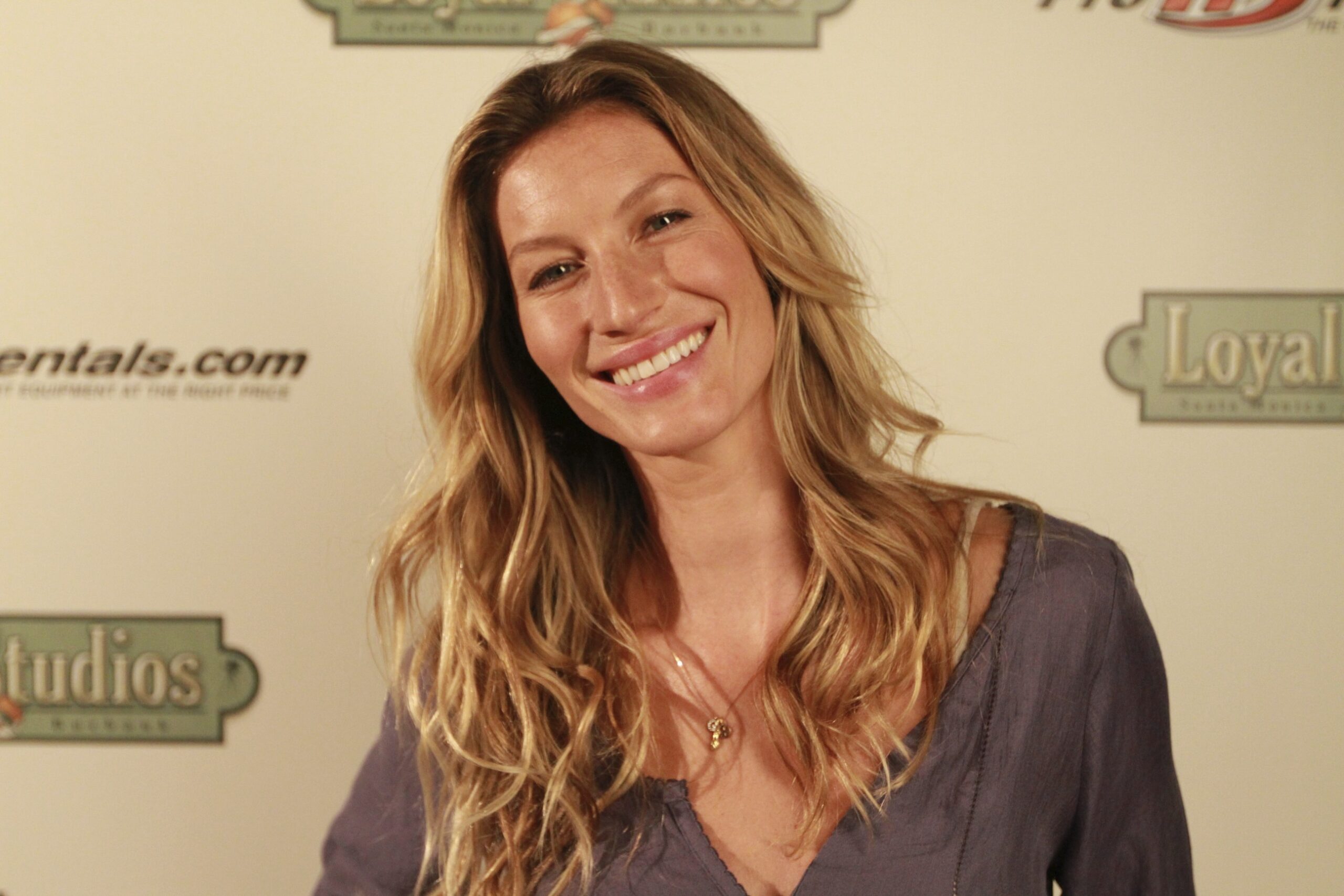 Celebrity-oblong-face-shapes-gisele-bundchen