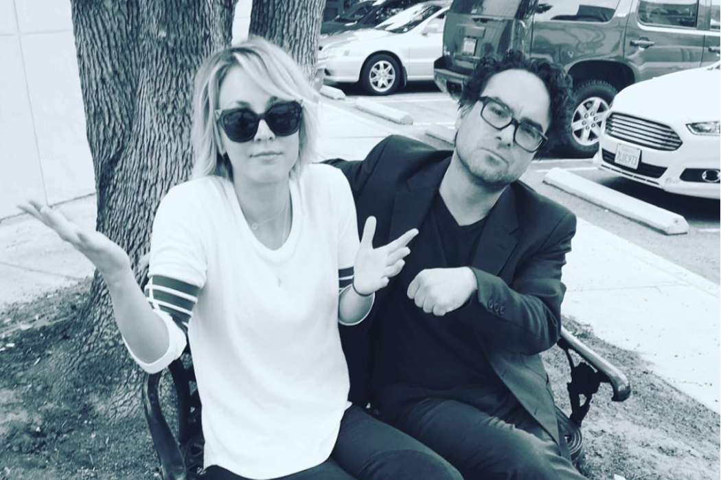 Kaley-Cuoco-and-Johnny-Galecki