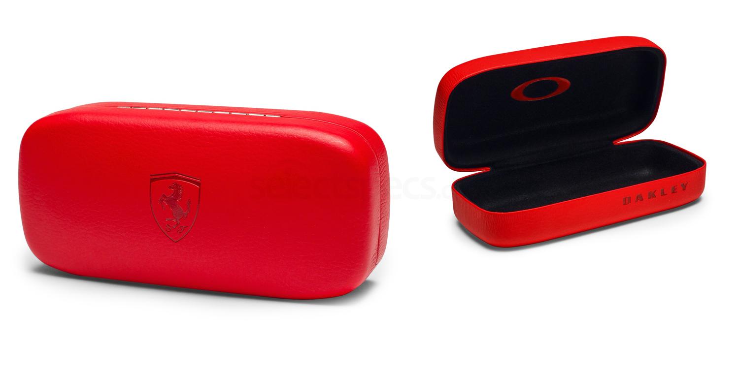 Scuderia-Ferrari-Oakley-Case