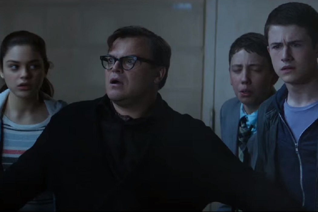 Jack Black wears glasses in Goosebumps movie 2016