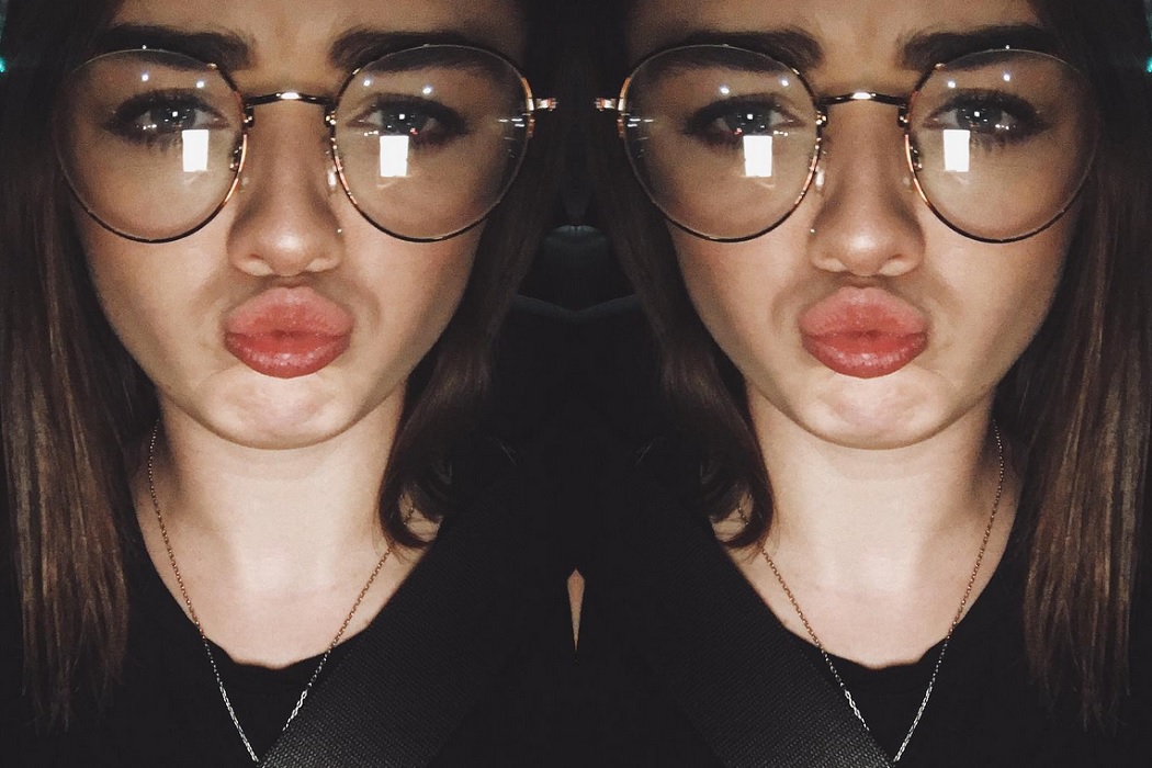 Maisie Williams Game of Thrones glasses
